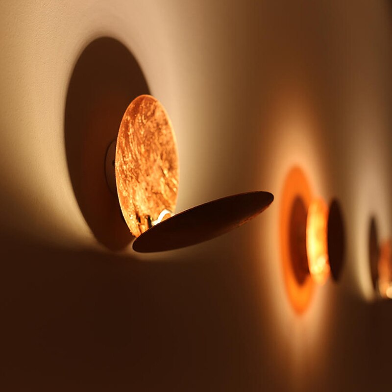 Rotating Disc Wall Lamp – Modern LED Light with Solar Eclipse Effect