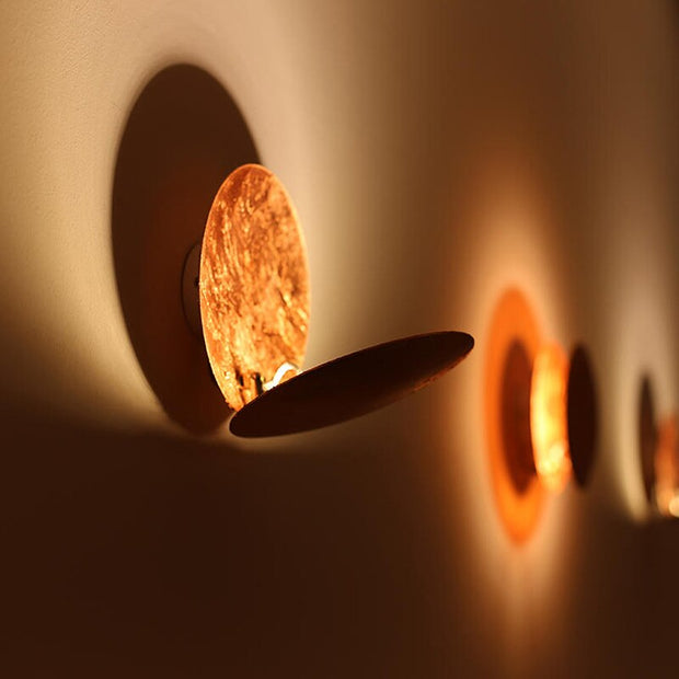 Rotating Disc Wall Lamp – Modern LED Light with Solar Eclipse Effect
