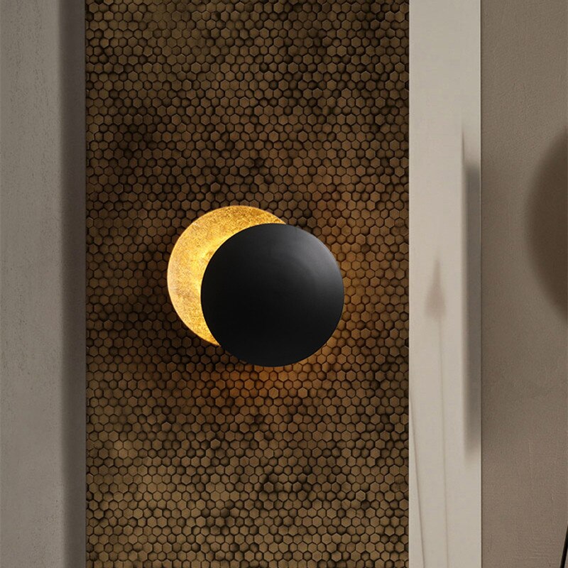 Rotating Disc Wall Lamp – Modern LED Light with Solar Eclipse Effect