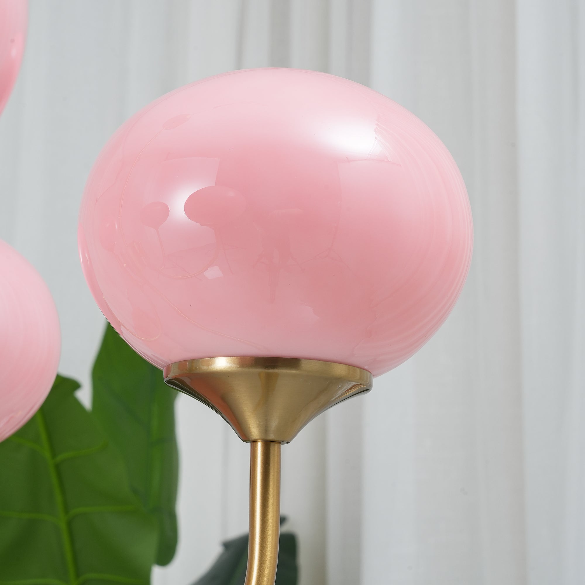 Elegant Gold Ceiling Light with Pink Glass Shades – Modern Glamour Chandelier for Living Room or Bedroom Décor