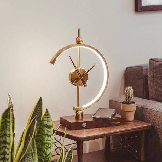 Modern Clock Lamp with Wireless Charger – With Built-In Clock & Qi Charging Pad