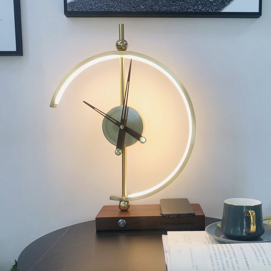 Modern Clock Lamp with Wireless Charger – With Built-In Clock & Qi Charging Pad