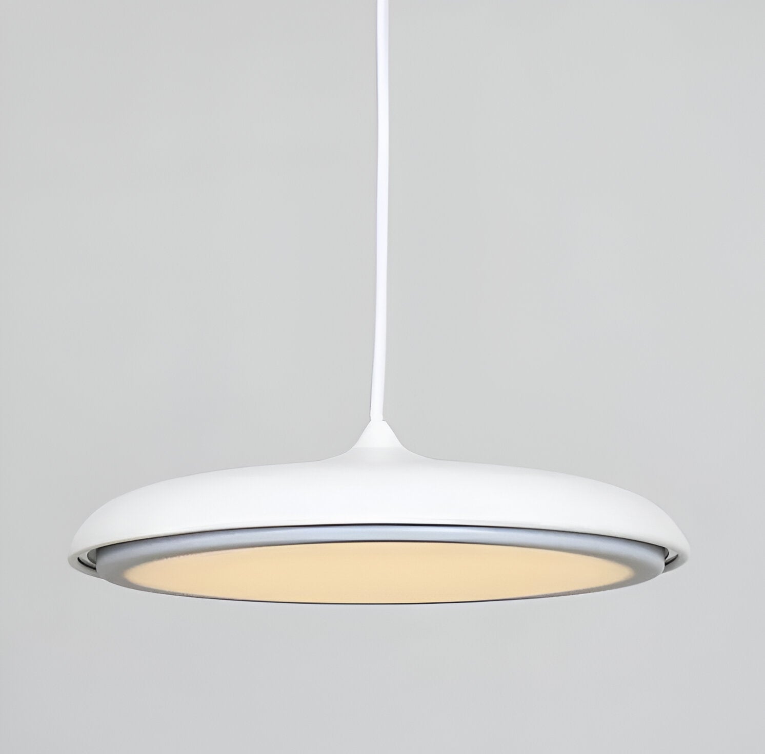 Elegant Disc Pendant Lamp – Nordic-Inspired Acrylic Ceiling Light