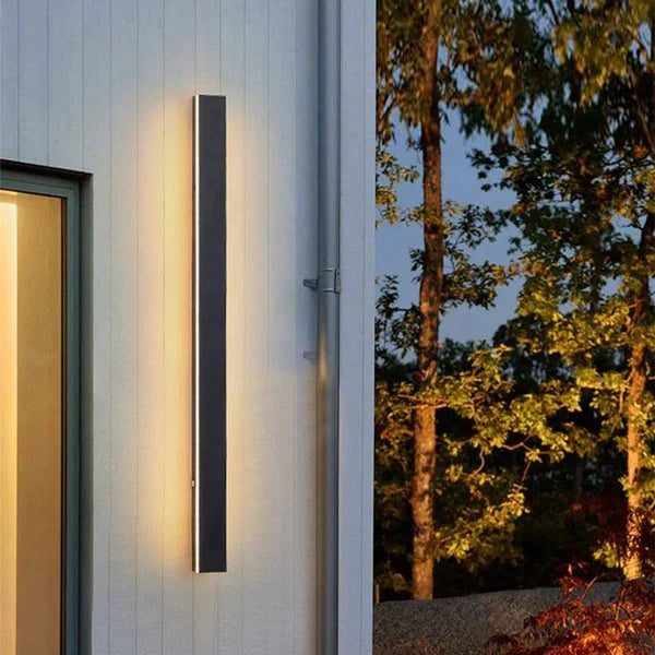 Minimalist LED Wall Lamp – Elegant Accent Light for Living Spaces