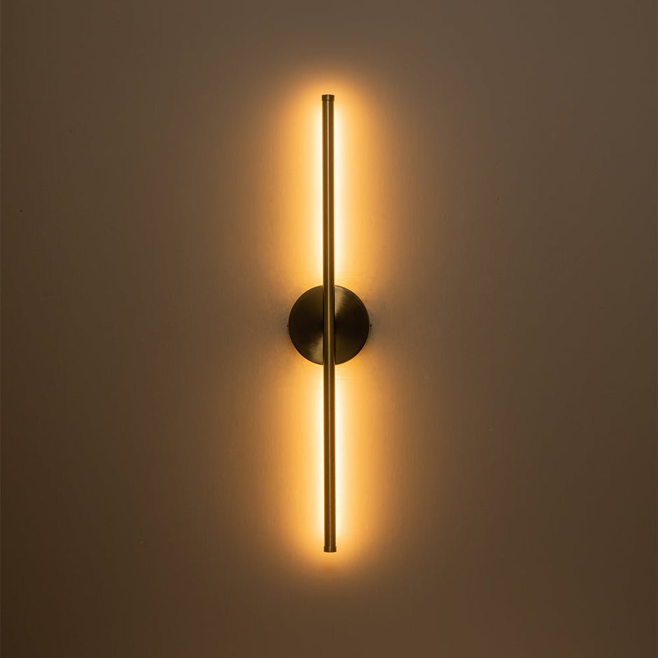 Elegant LED Wall Sconce – Warm White Linear Light for Modern Interiors