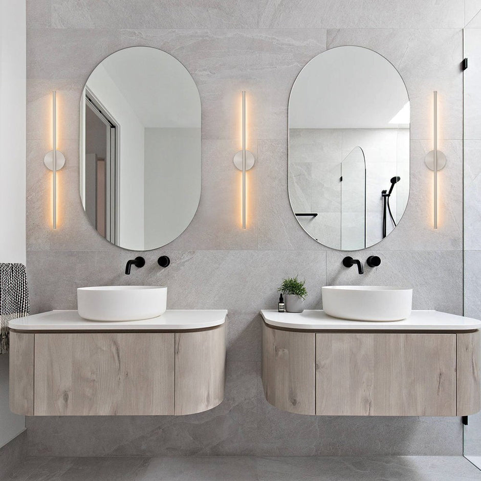 Elegant LED Wall Sconce – Warm White Linear Light for Modern Interiors