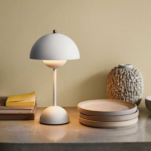 Nature-Inspired Table Lamp – Eco-Friendly LED Desk Light