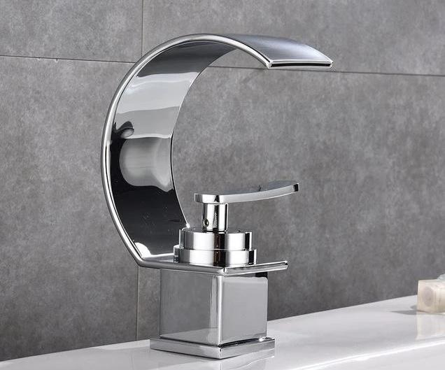 Waterfall Single Handle Faucet - MOSKBITE